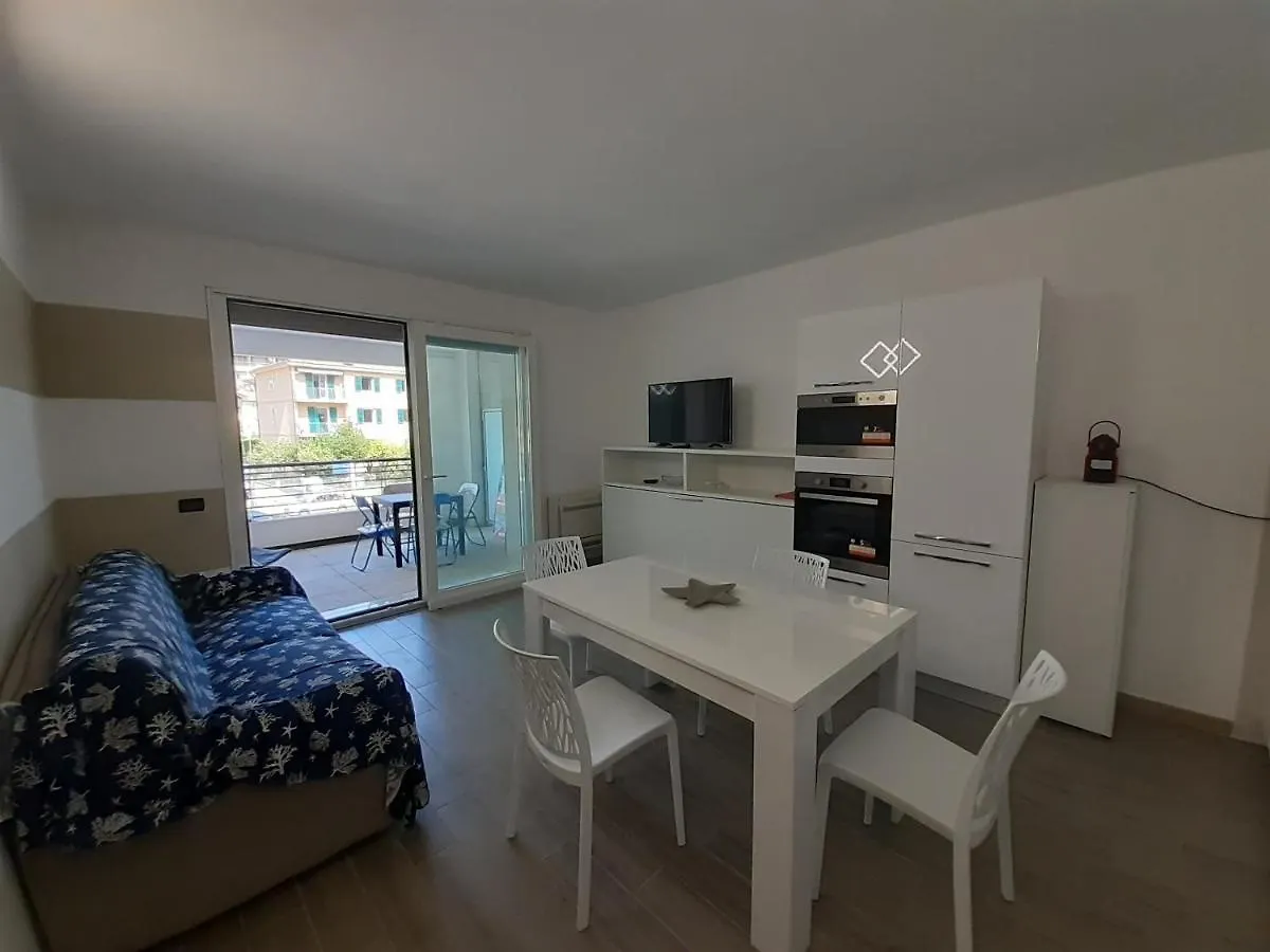 Alexia A Pochi Passi Dal Mare Appartamento Confort Con Box Auto Alassio Apartment