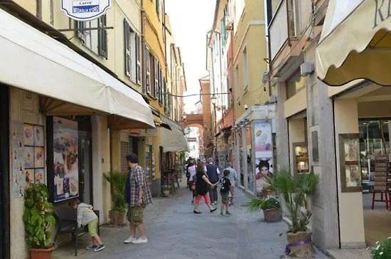 Apartment Alexia A Pochi Passi Dal Mare Appartamento Confort Con Box Auto Alassio