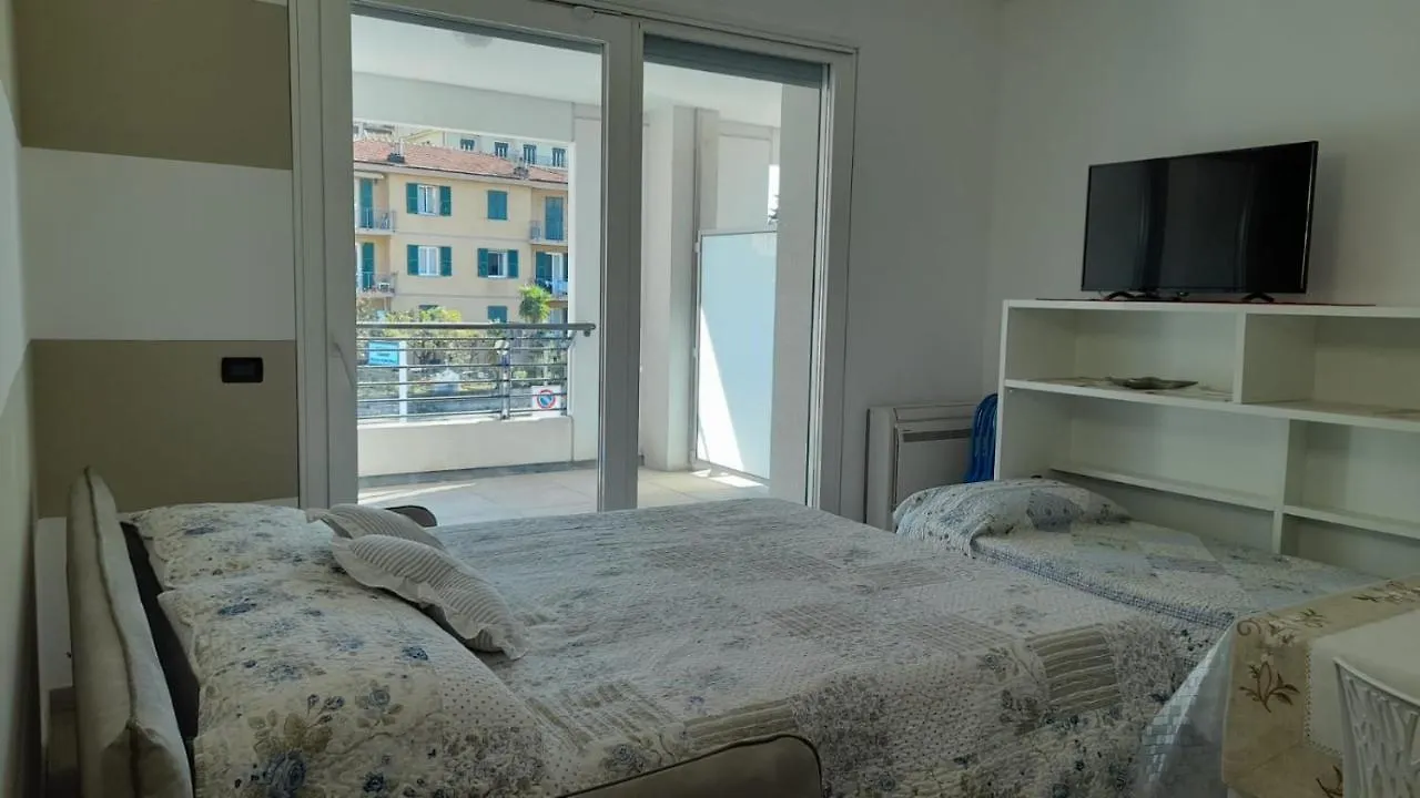 Alexia A Pochi Passi Dal Mare Appartamento Confort Con Box Auto Alassio