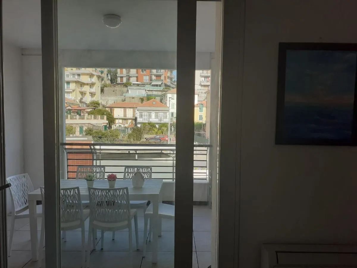 Apartment Alexia A Pochi Passi Dal Mare Appartamento Confort Con Box Auto Alassio Italy