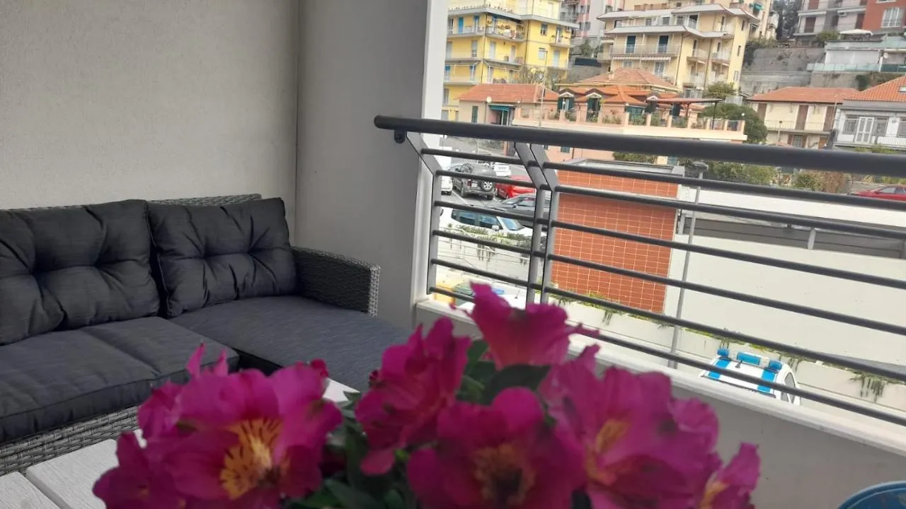 Apartment Alexia A Pochi Passi Dal Mare Appartamento Confort Con Box Auto Alassio